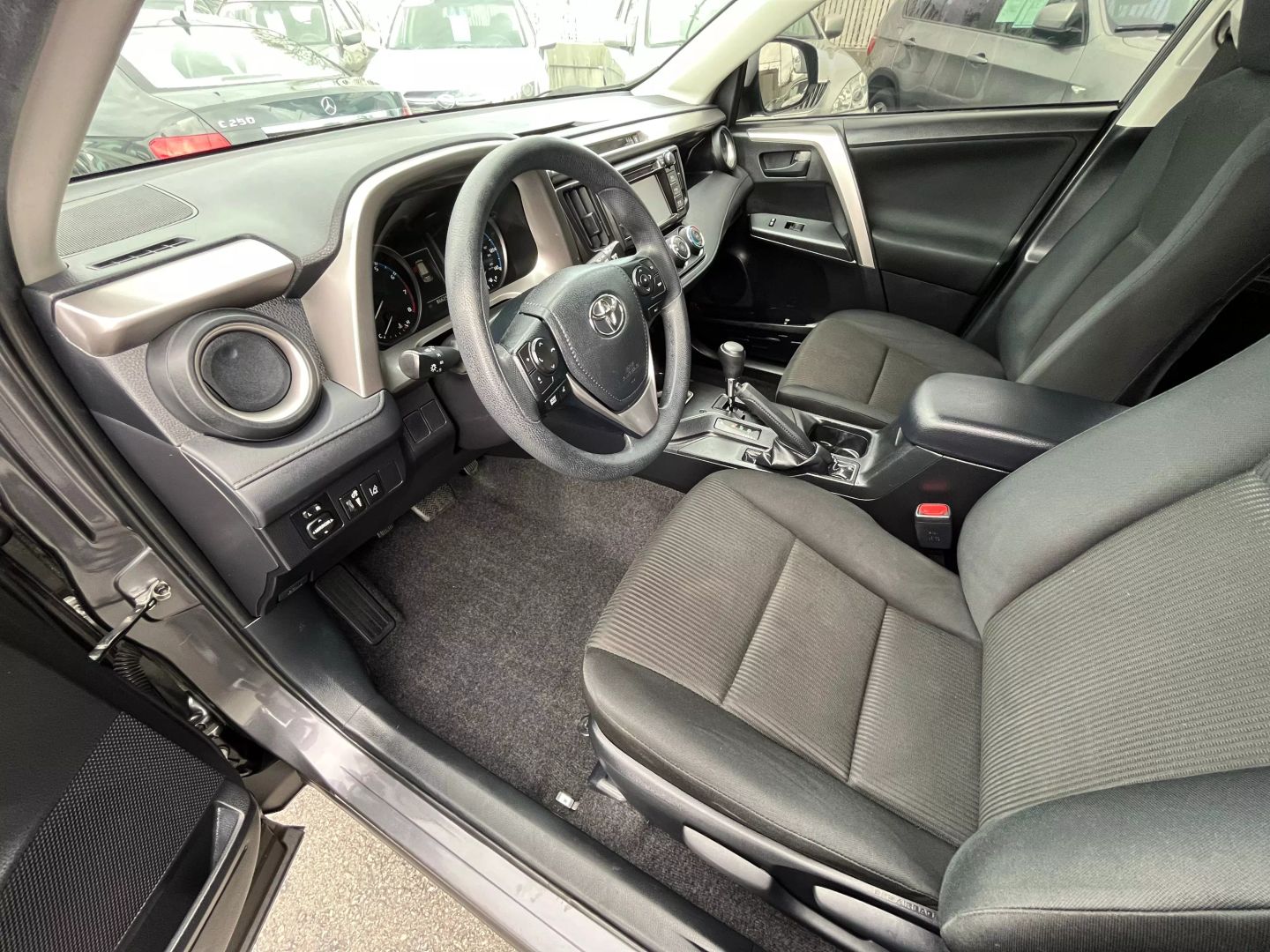 2017 Toyota Rav4  Vin: Jtmzfrev6hj716485 Stock Id: 716485 - Image 10