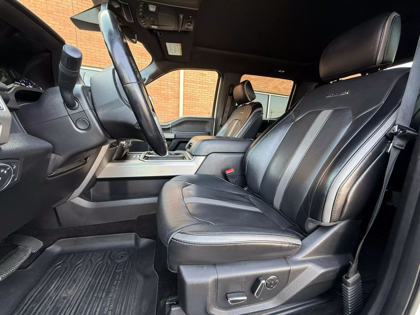 2018 Ford F450 Super Duty Crew Cab - Image 2