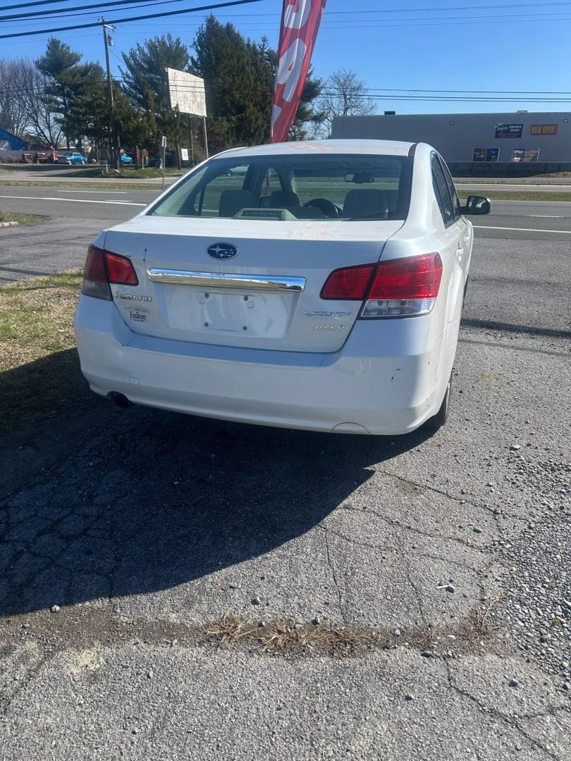 2013 Subaru Legacy I Premium