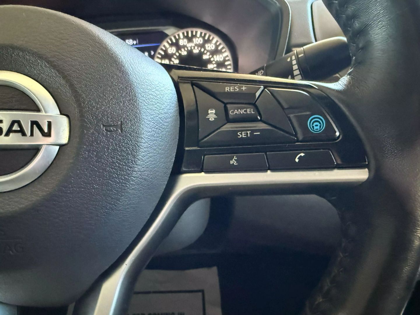 2019 Nissan Altima - Image 24