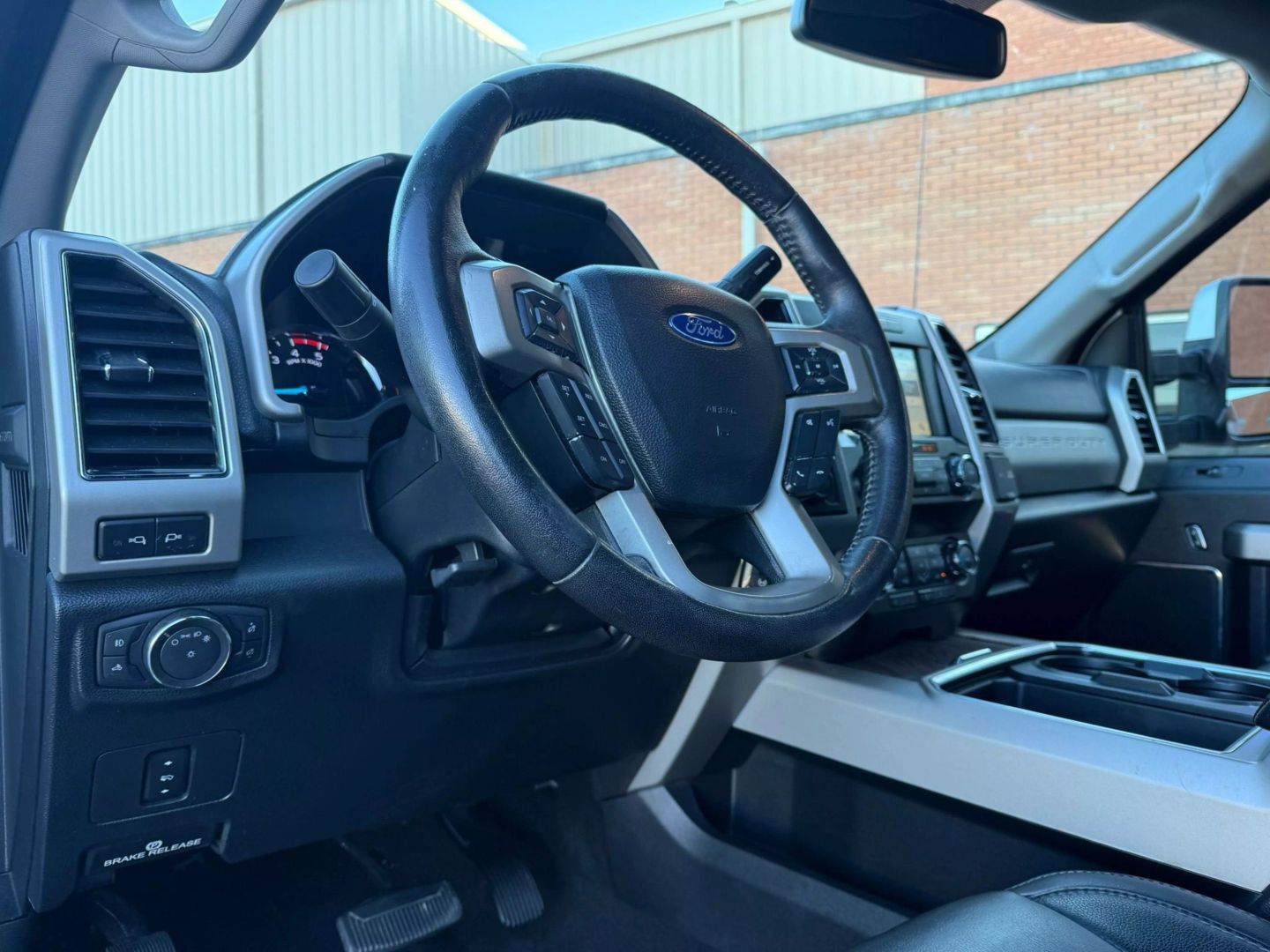 2019 Ford F250 Super Duty Crew Cab - Image 10
