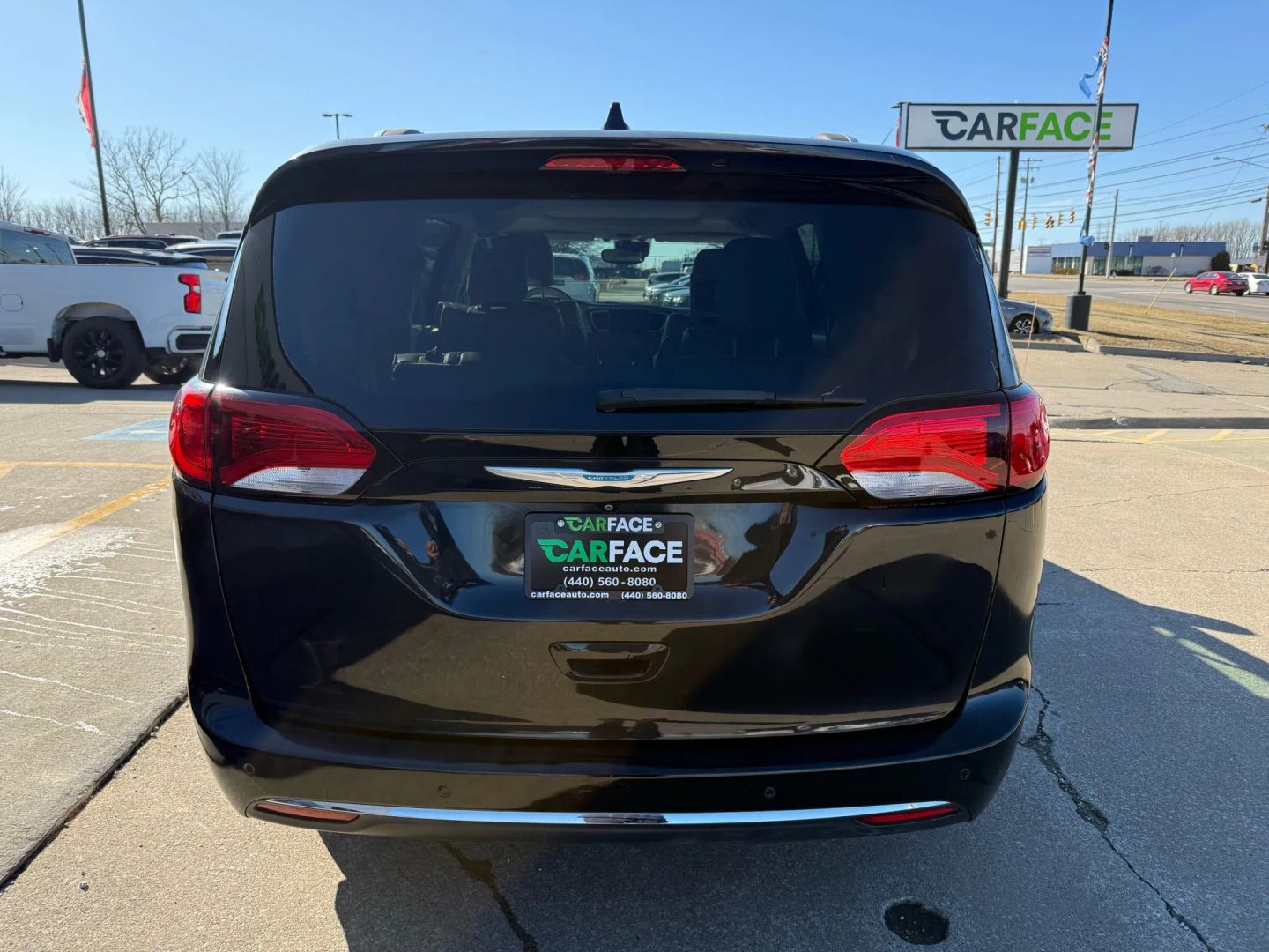 2018 Chrysler Pacifica Hybrid - Image 10