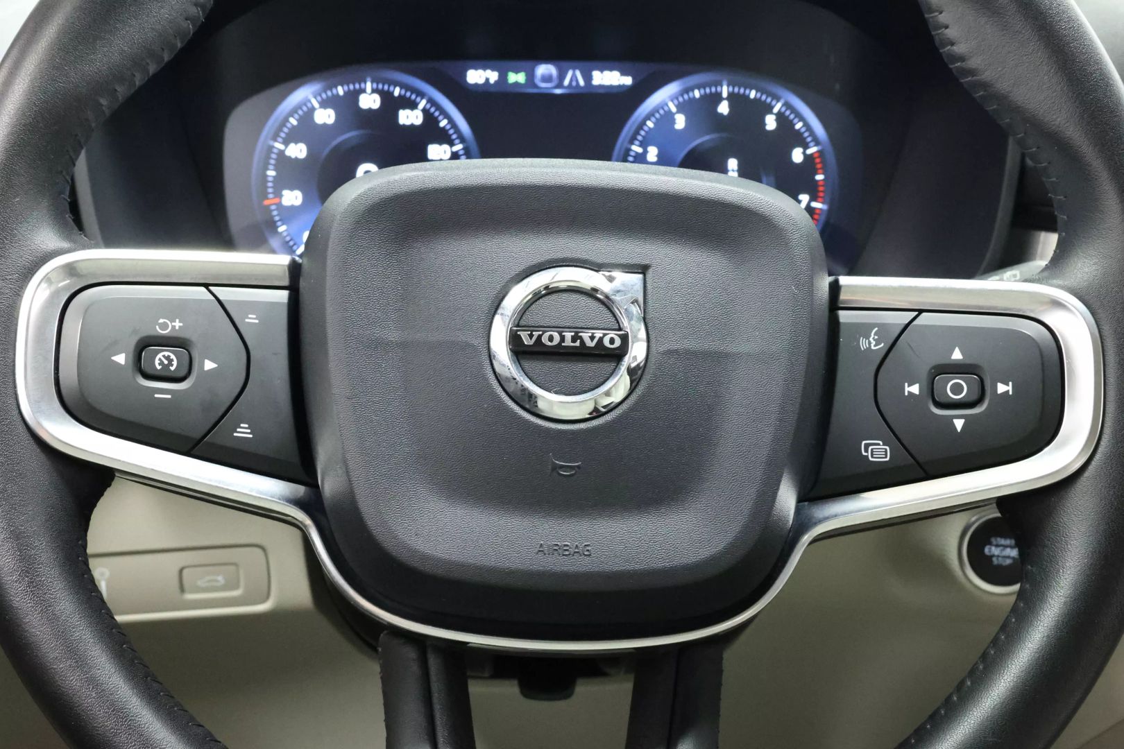 2019 Volvo Xc40 - Image 25