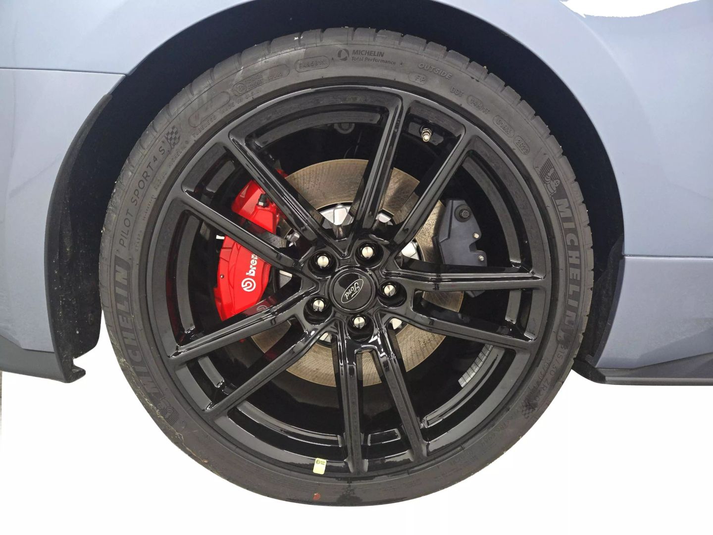 2022 Ford Mustang - Image 25