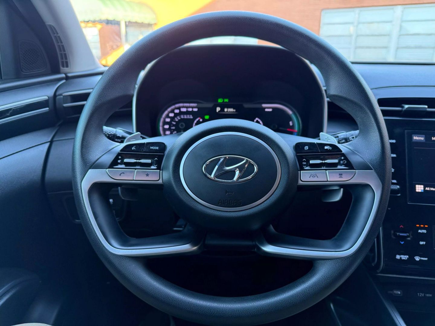 2023 Hyundai Tucson Hybrid - Image 24