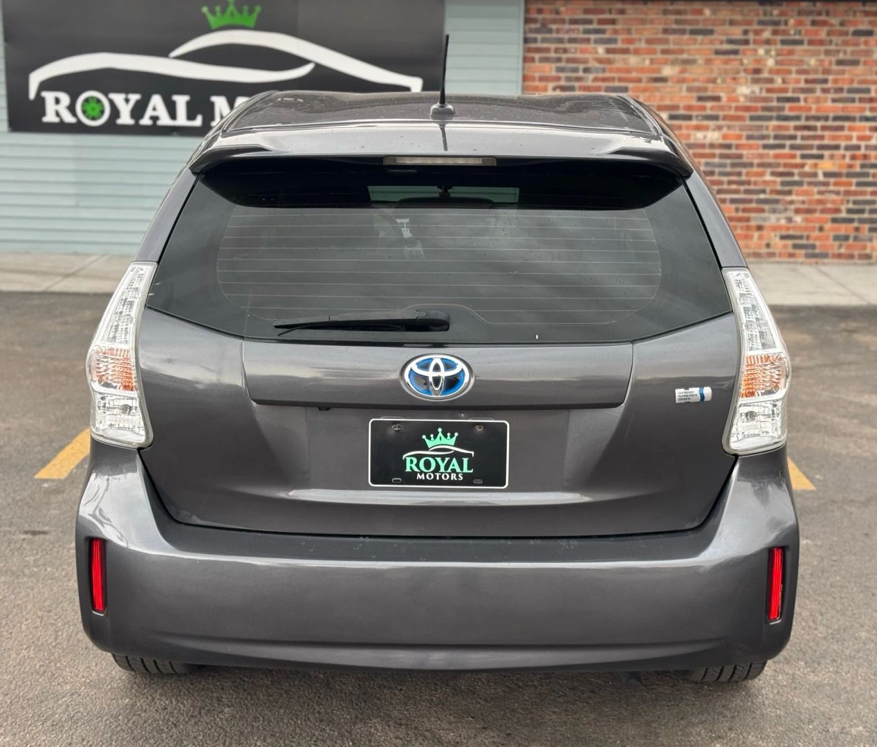 2014 Toyota Prius V - Image 10