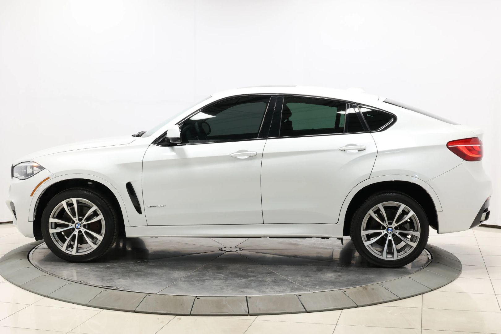 2015 Bmw X6 - Image 6