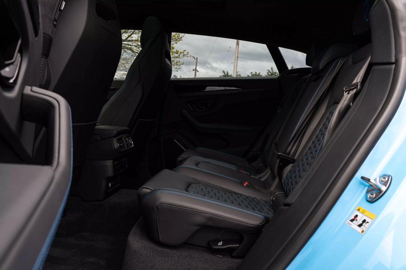 2023 Lamborghini Urus - Image 38