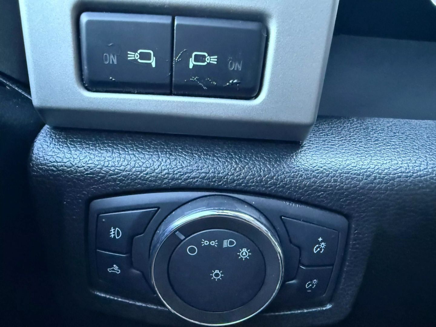 2019 Ford F250 Super Duty Crew Cab - Image 26