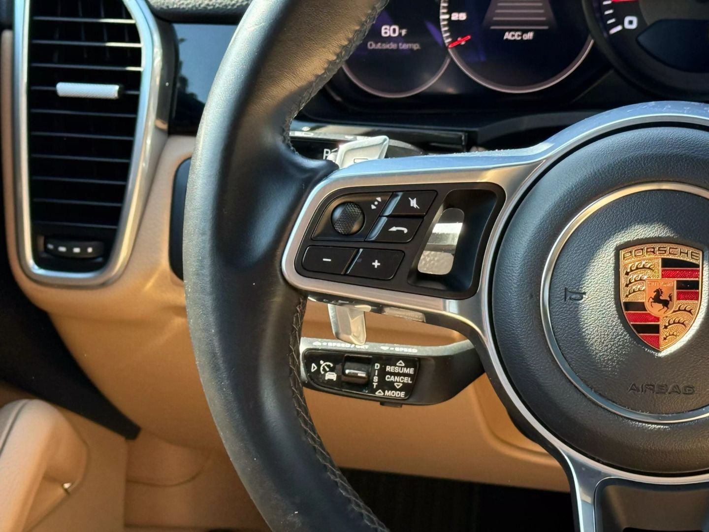 2019 Porsche Cayenne - Image 30