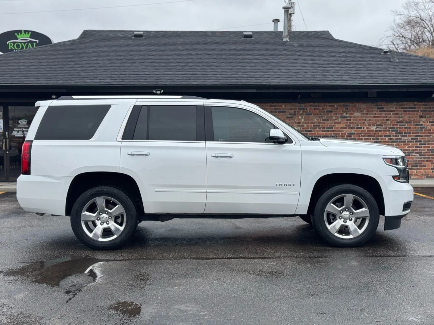 2017 Chevrolet Tahoe - Image 14