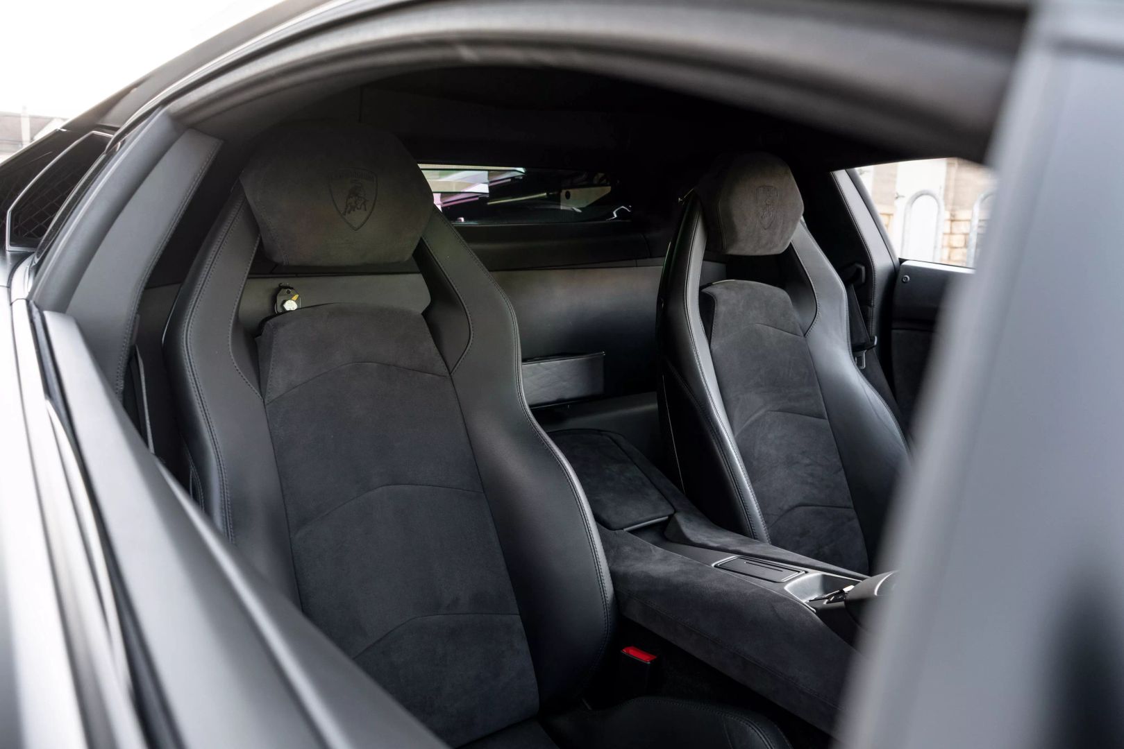 2014 Lamborghini Aventador - Image 73