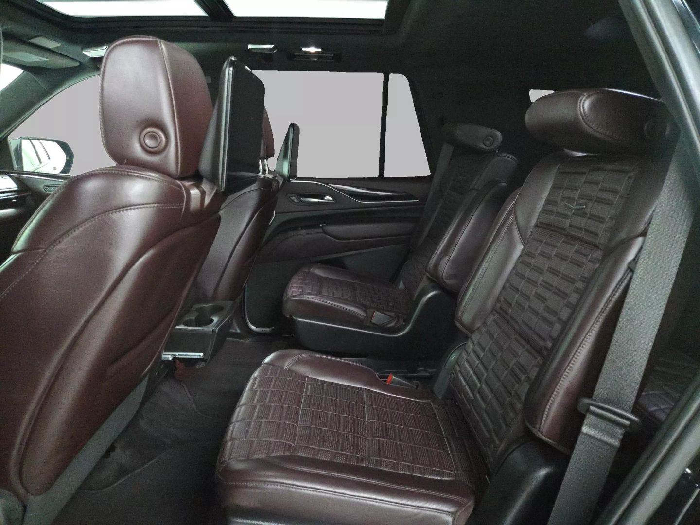 2022 Cadillac Escalade - Image 10