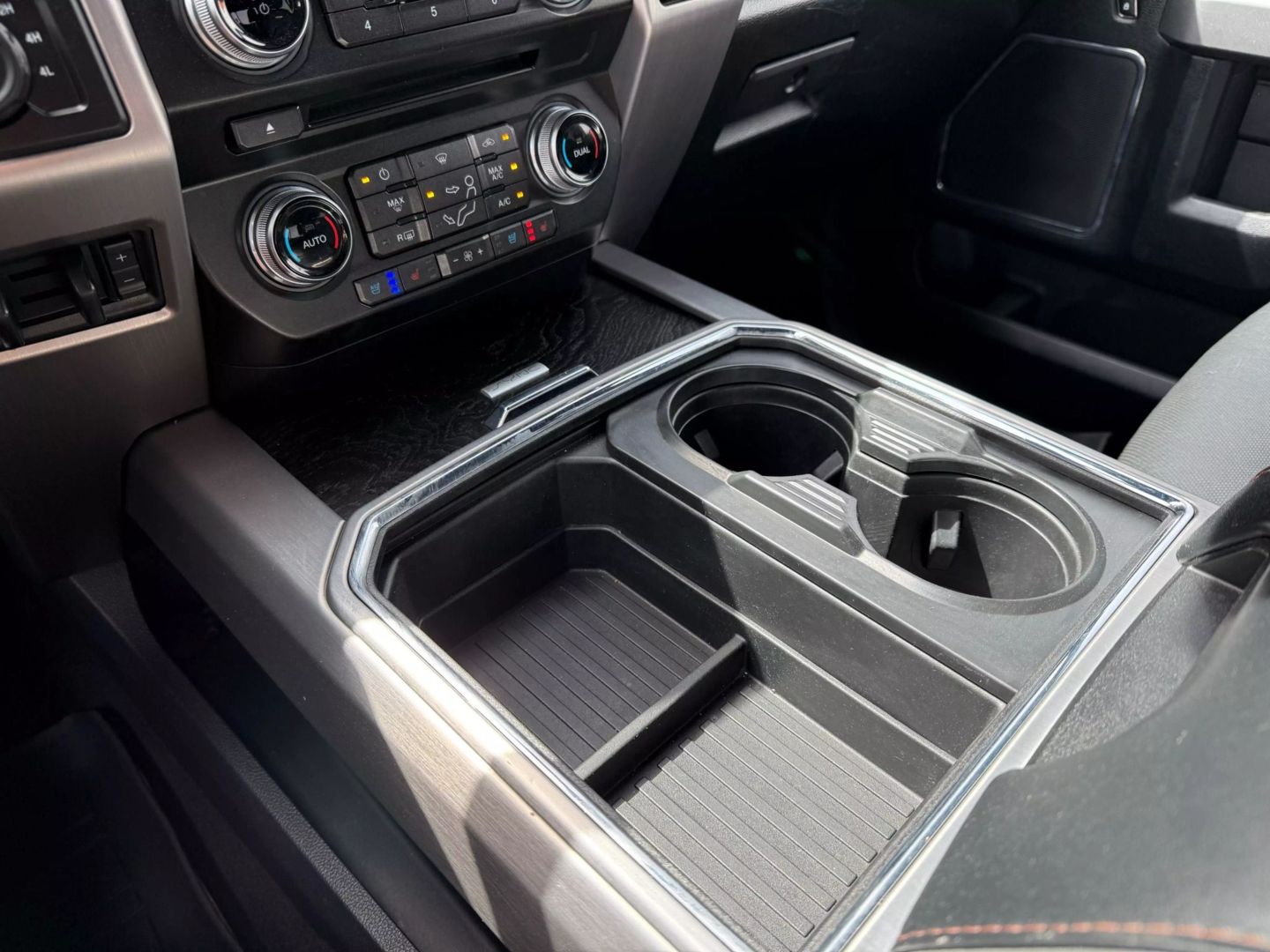 2018 Ford F450 Super Duty Crew Cab - Image 43