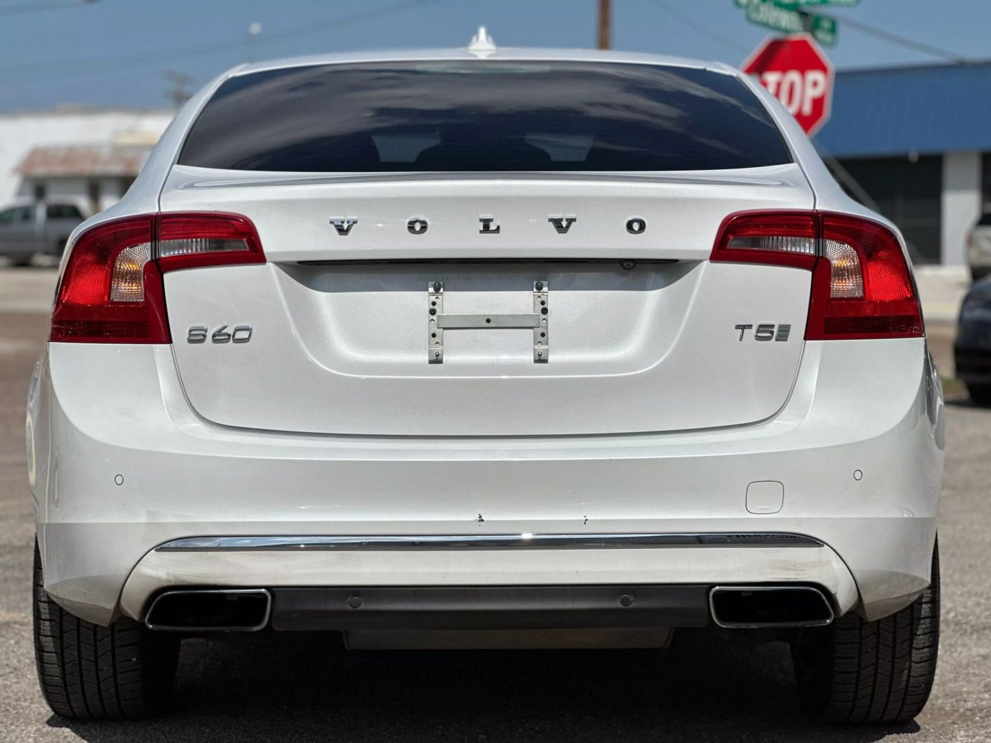 2017 Volvo S60 - Image 6
