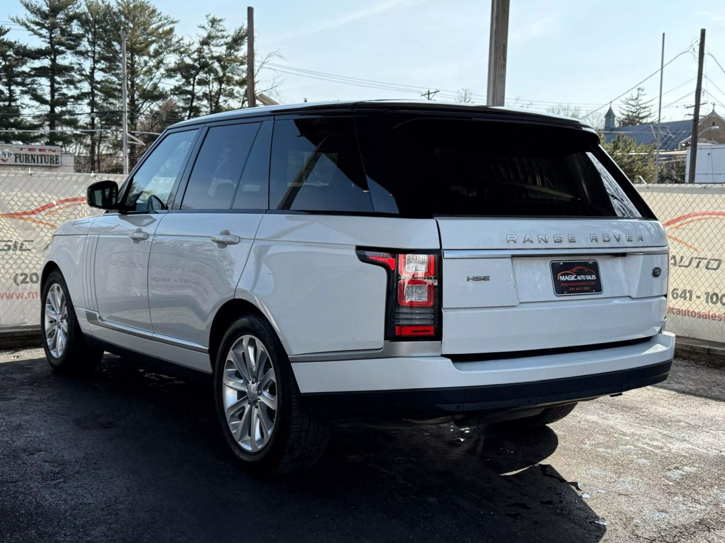 2016 Land Rover Range Rover - Image 11