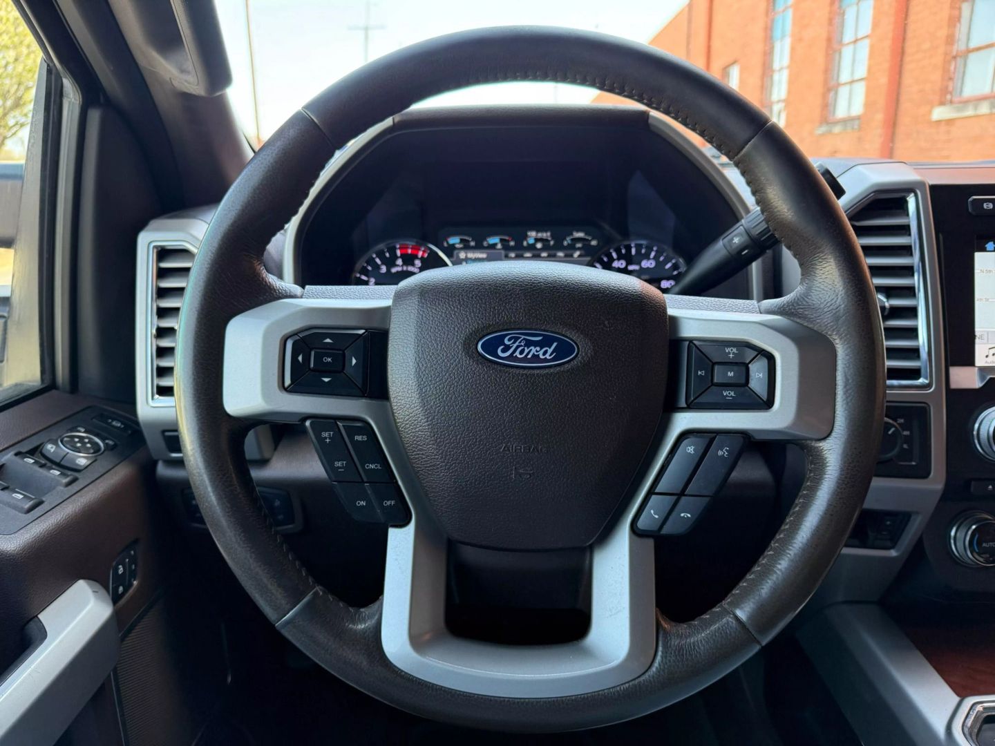 2018 Ford F250 Super Duty Crew Cab - Image 21