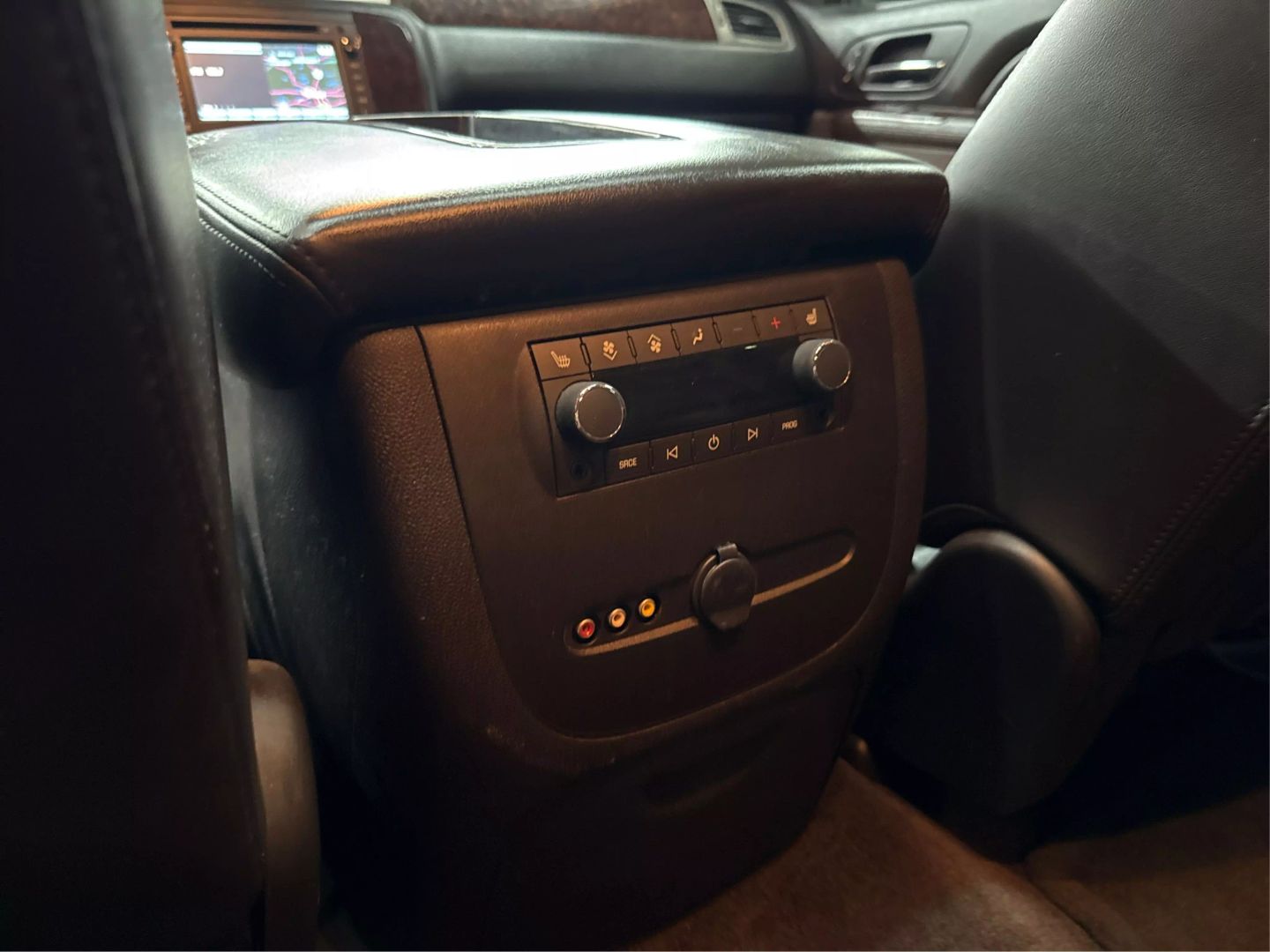 2014 Gmc Yukon - Image 32