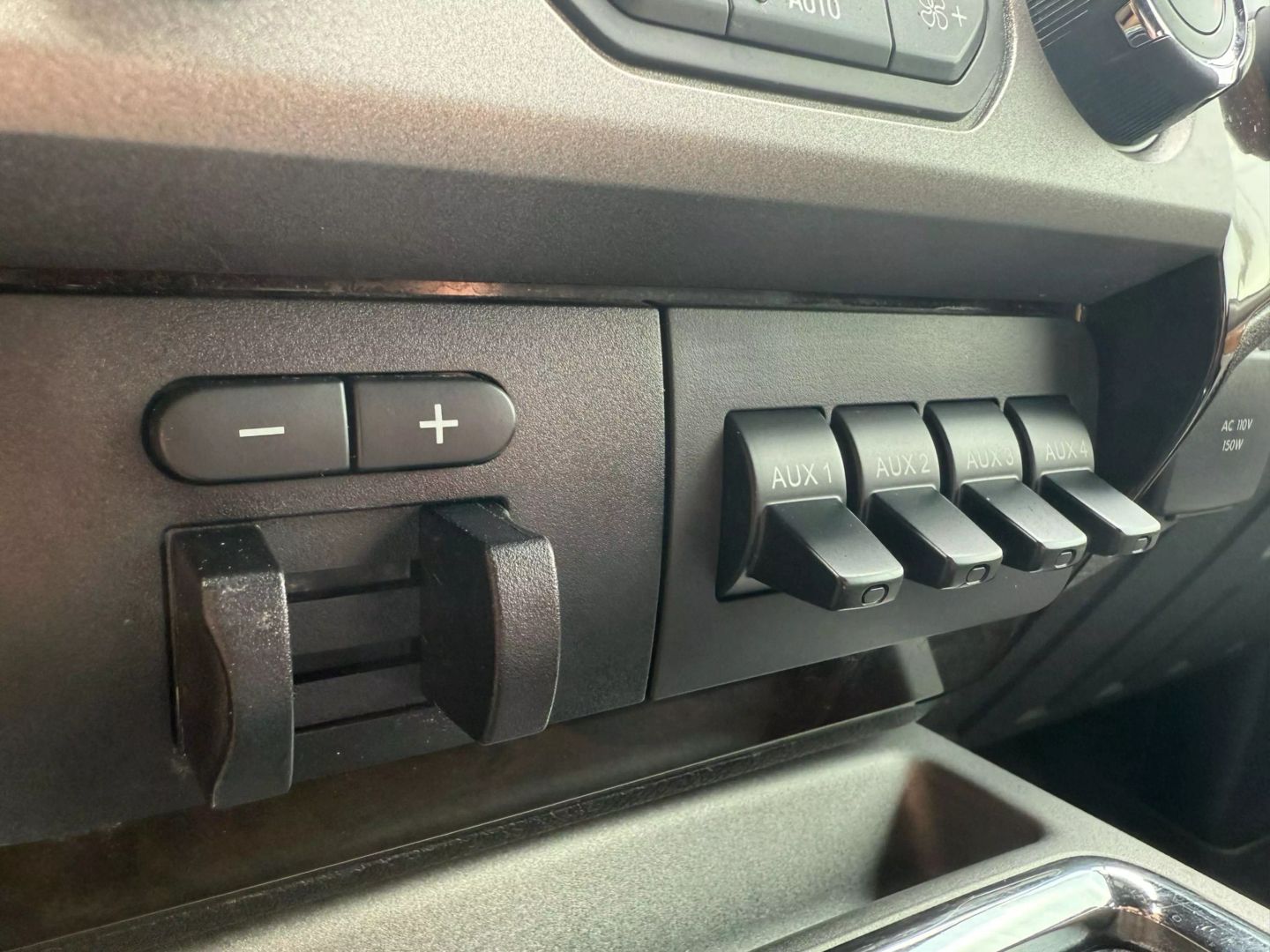 2015 Ford F250 Super Duty Crew Cab - Image 33