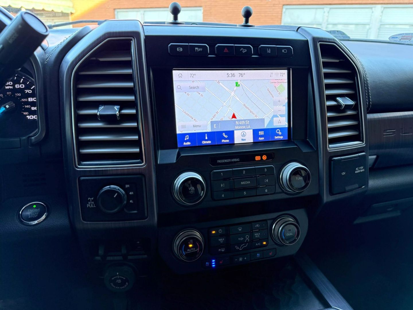 2020 Ford F250 Super Duty Crew Cab - Image 28