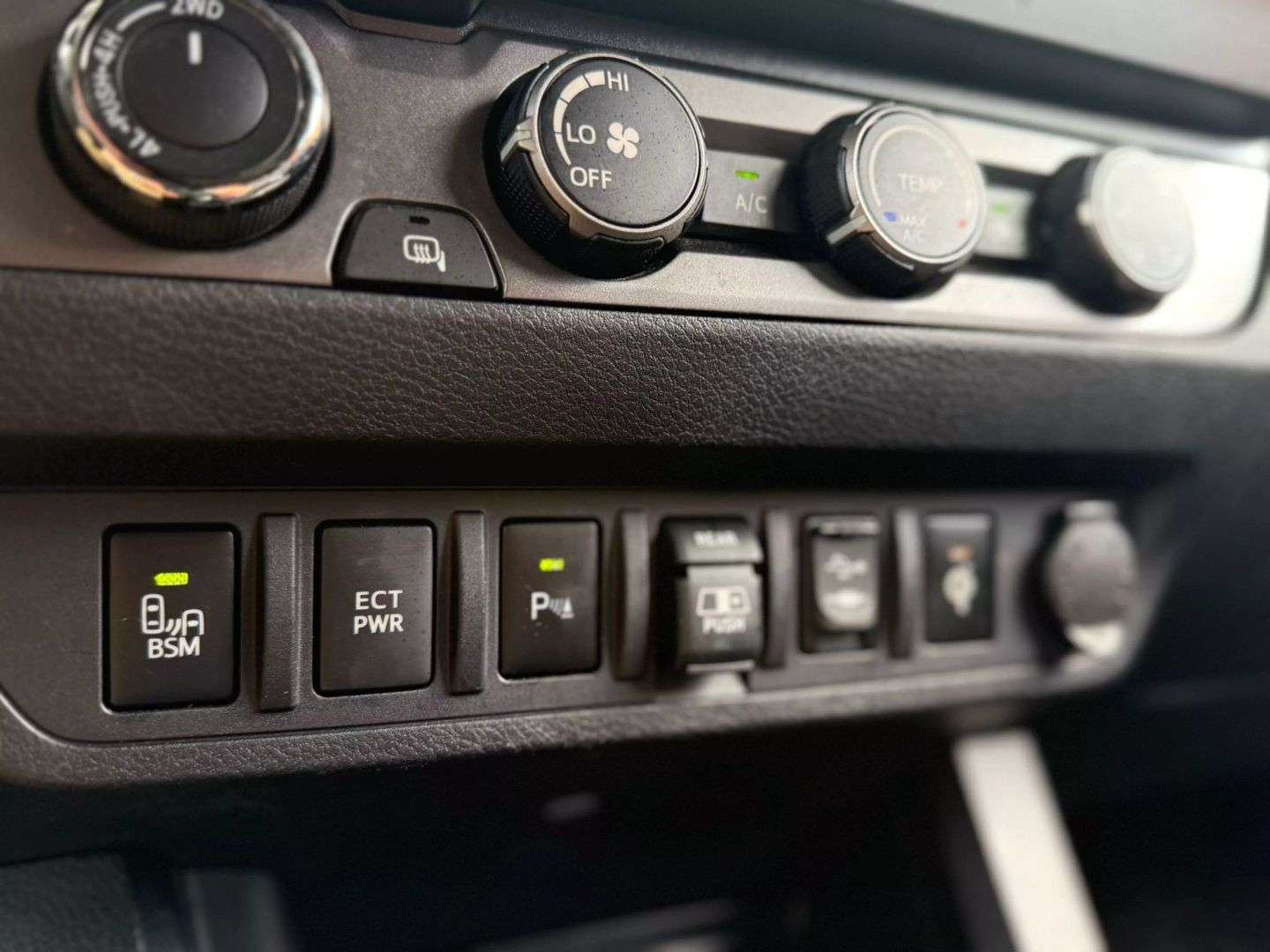 2019 Toyota Tacoma Double Cab - Image 27