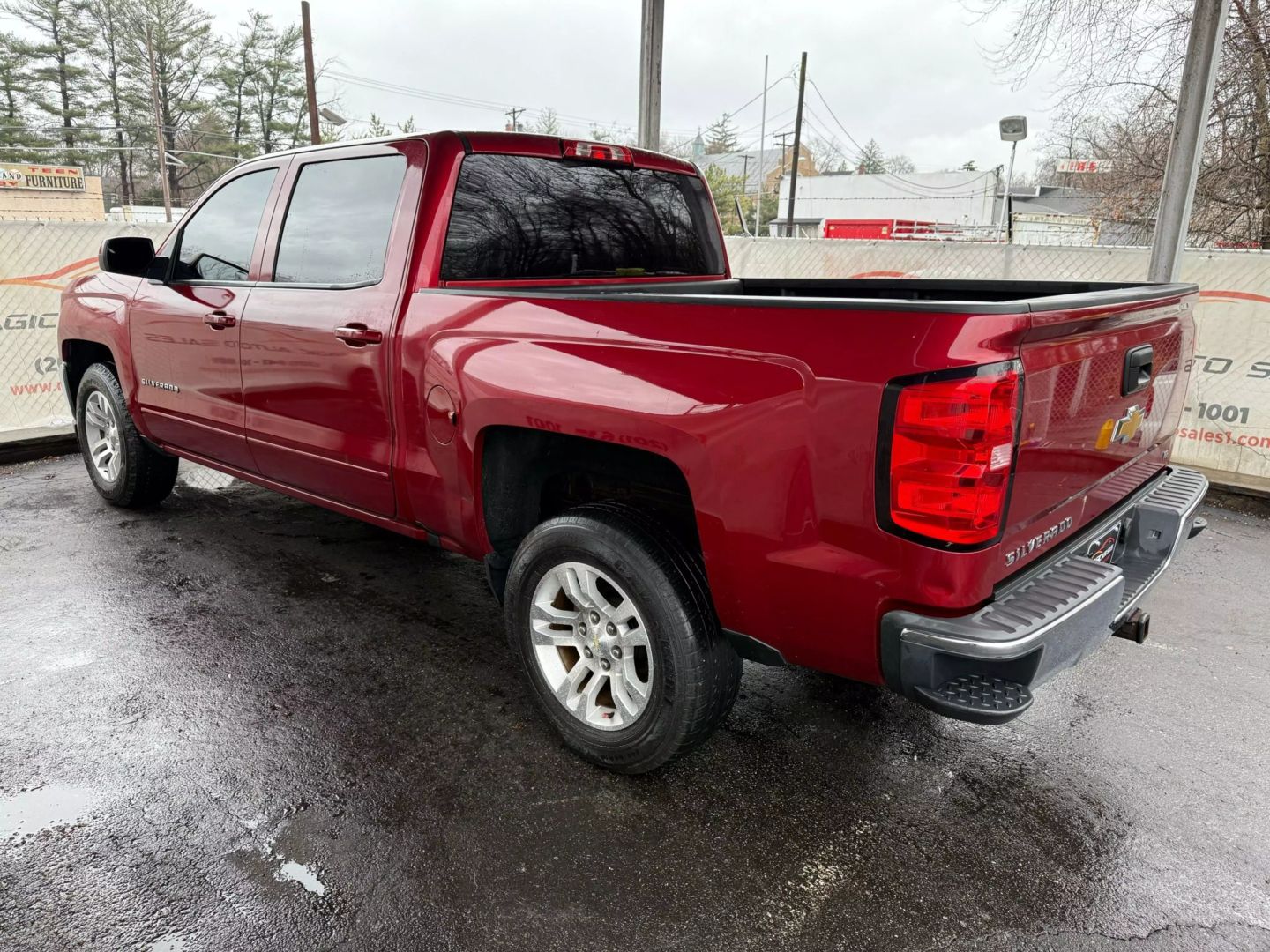 2018 Chevrolet Silverado 1500 Crew Cab - Image 13