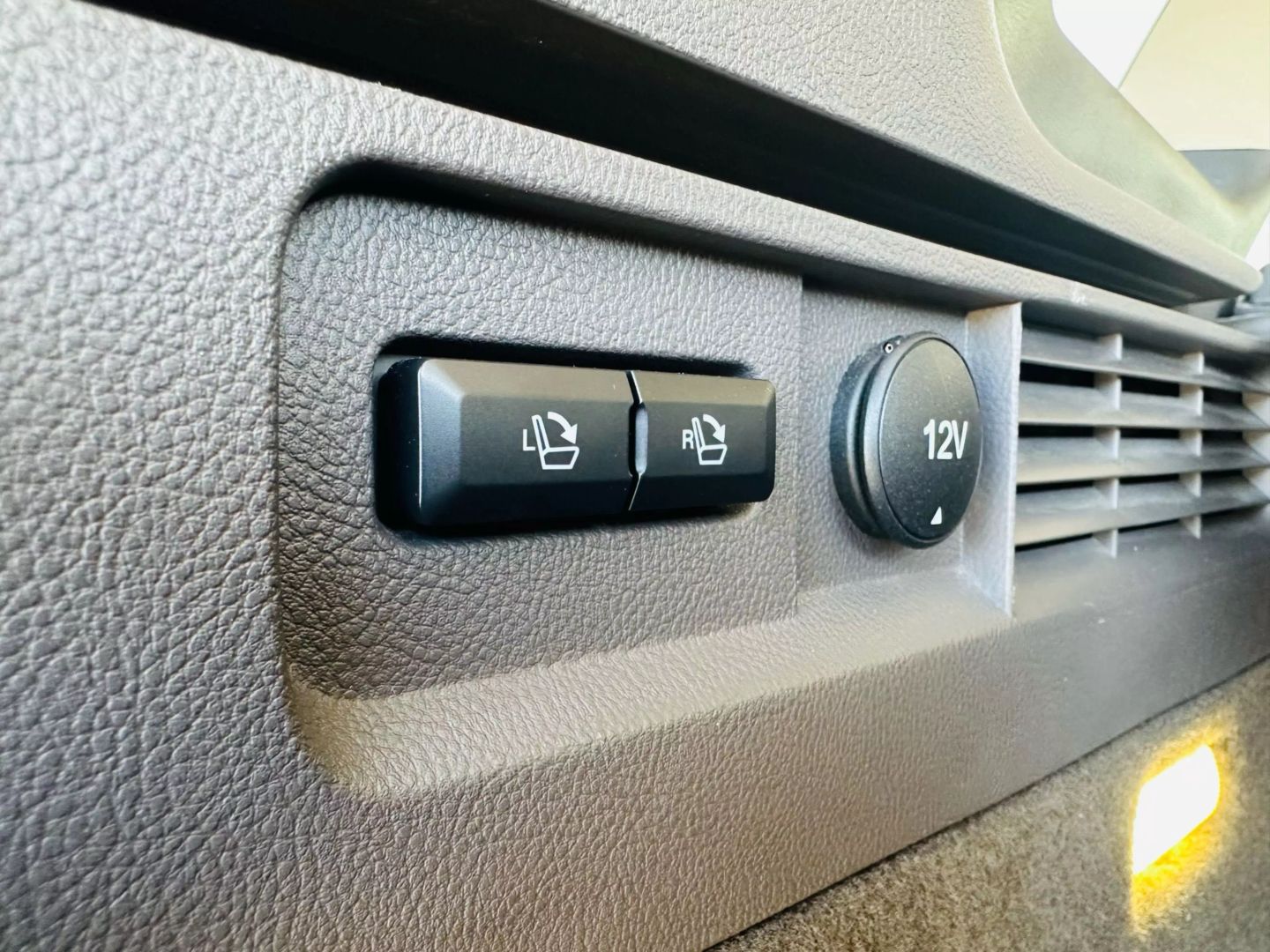 2016 Lincoln Mkx - Image 11