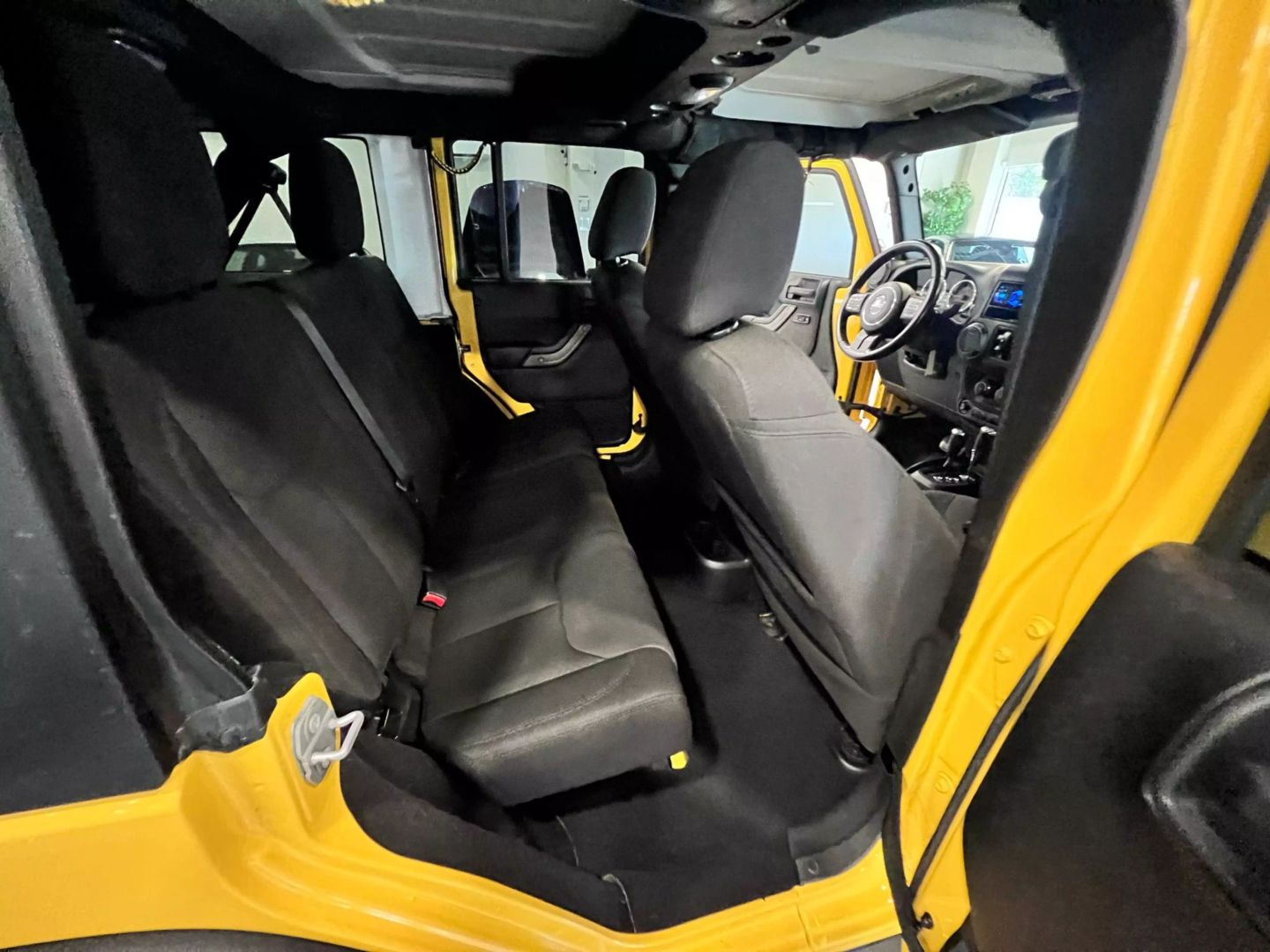 2015 Jeep Wrangler Unlimited Sport Suv 4d - Image 30