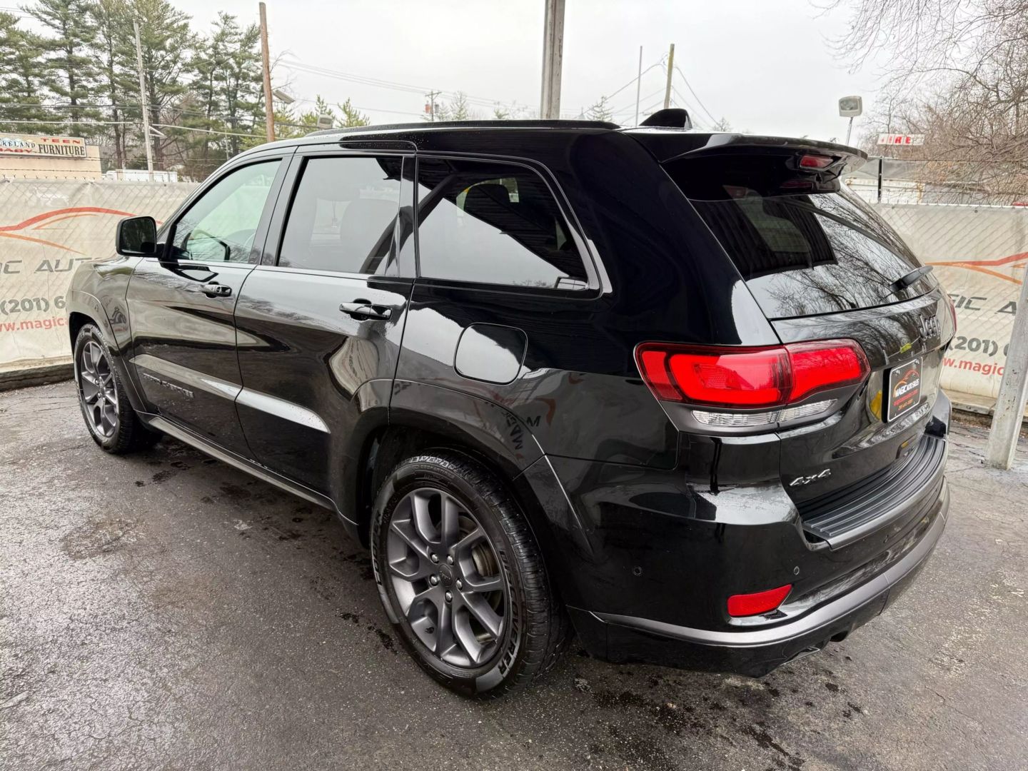 2020 Jeep Grand Cherokee - Image 12