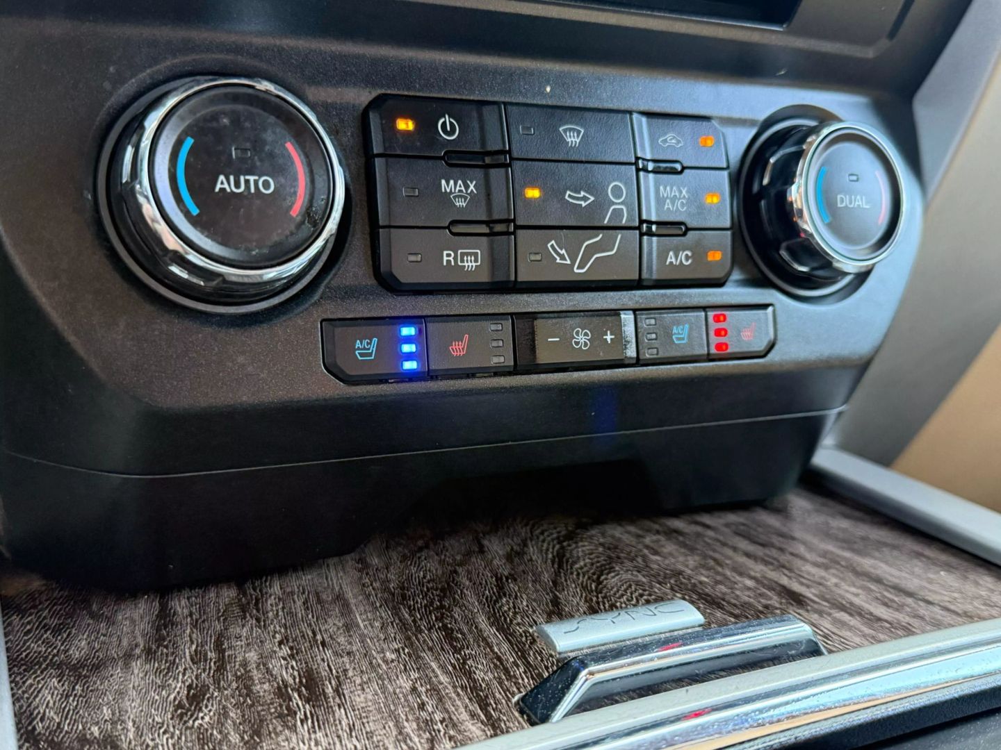 2018 Ford F250 Super Duty Crew Cab - Image 35