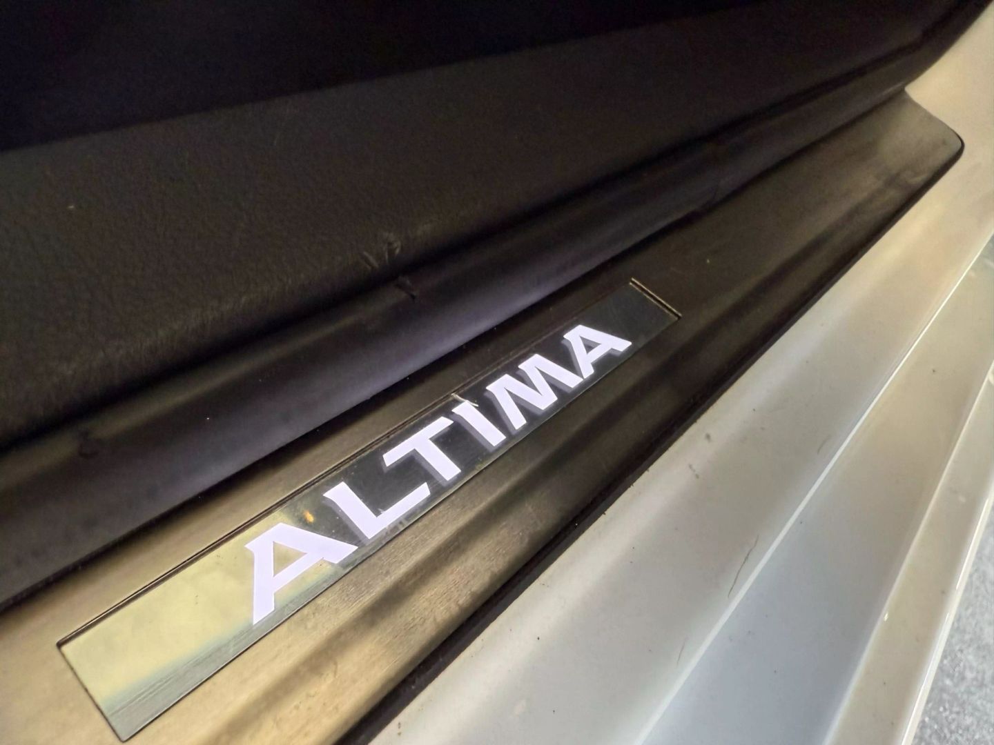 2019 Nissan Altima - Image 20