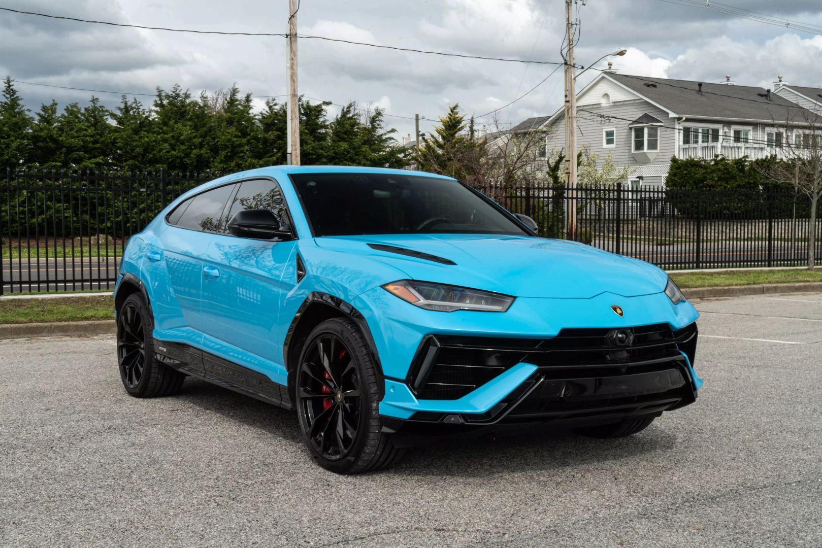 2023 Lamborghini Urus - Image 13