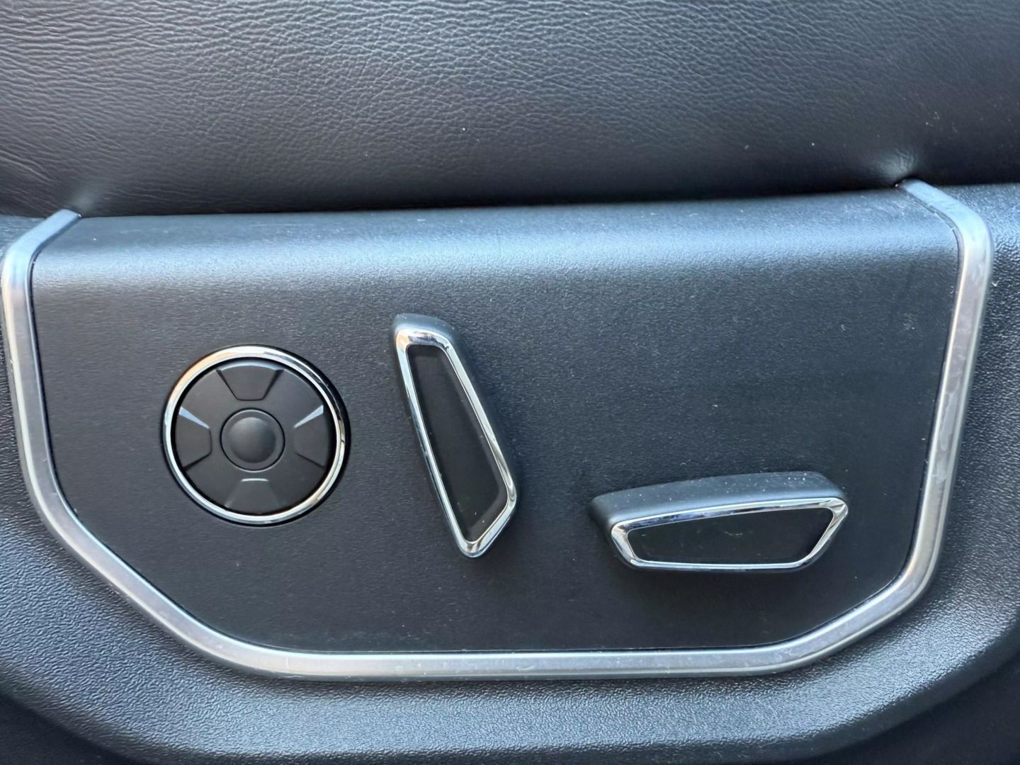 2020 Ford F250 Super Duty Crew Cab - Image 19