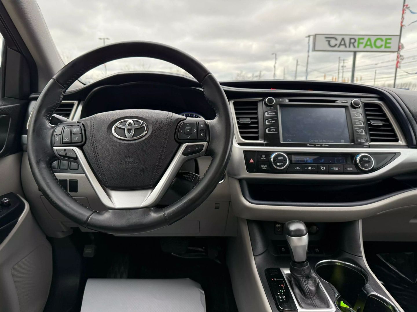 2017 Toyota Highlander - Image 28