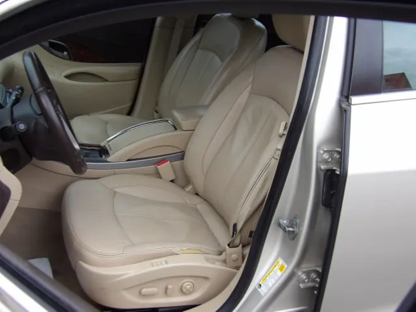 Image 9 of 2013 BUICK LACROSSE