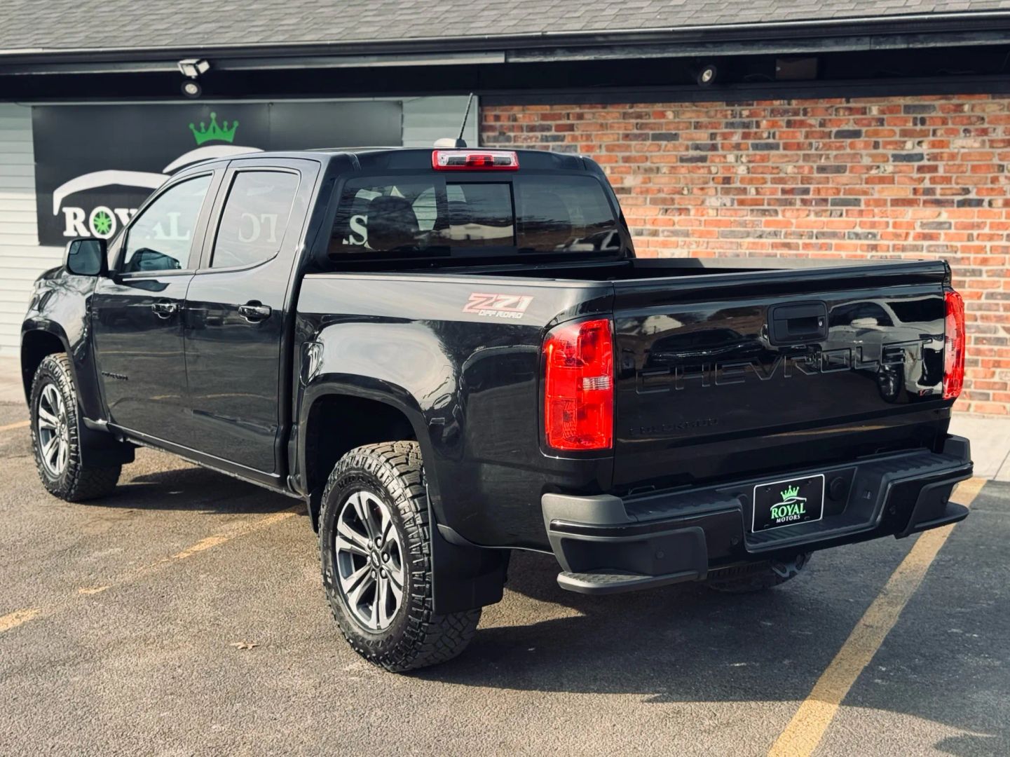 2022 Chevrolet Colorado Crew Cab - Image 9