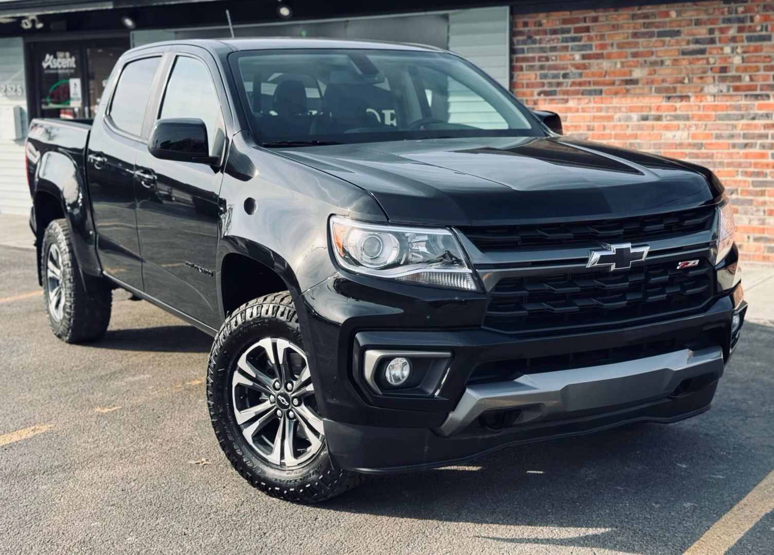 2022 Chevrolet Colorado Crew Cab - Image 3