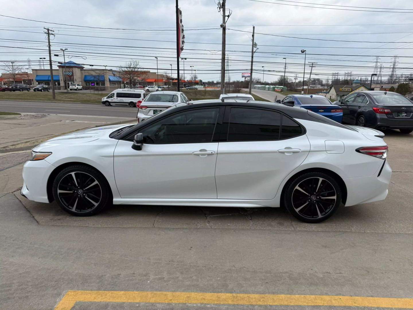 2019 Toyota Camry - Image 6