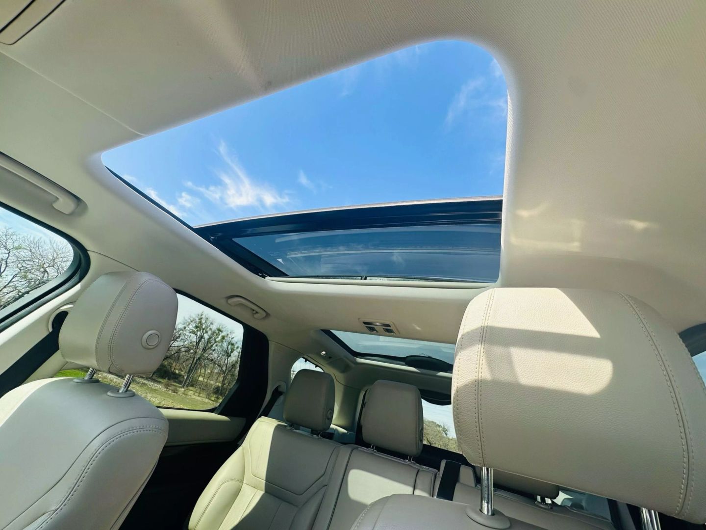 2020 Land Rover Discovery - Image 21