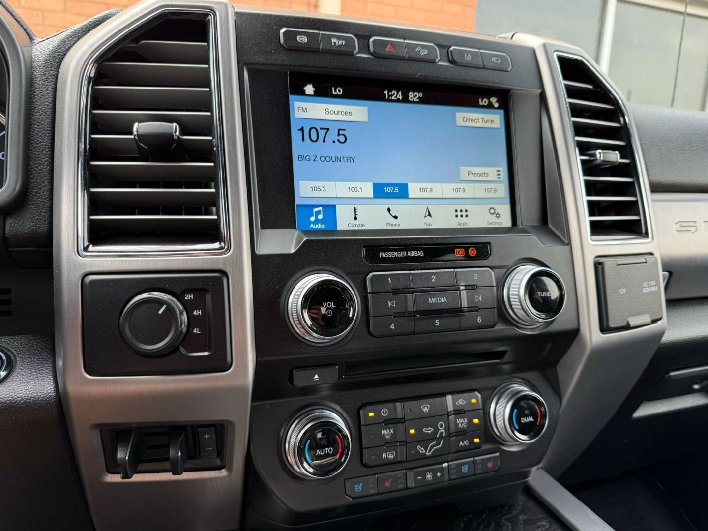 2018 Ford F450 Super Duty Crew Cab - Image 28