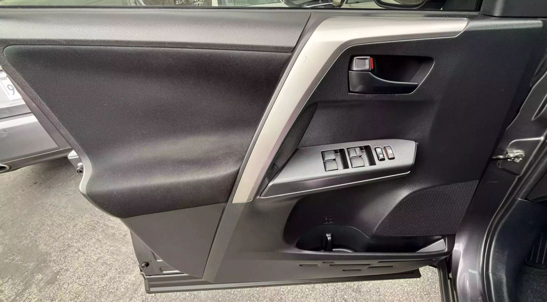 2017 Toyota Rav4  Vin: Jtmzfrev6hj716485 Stock Id: 716485 - Image 9