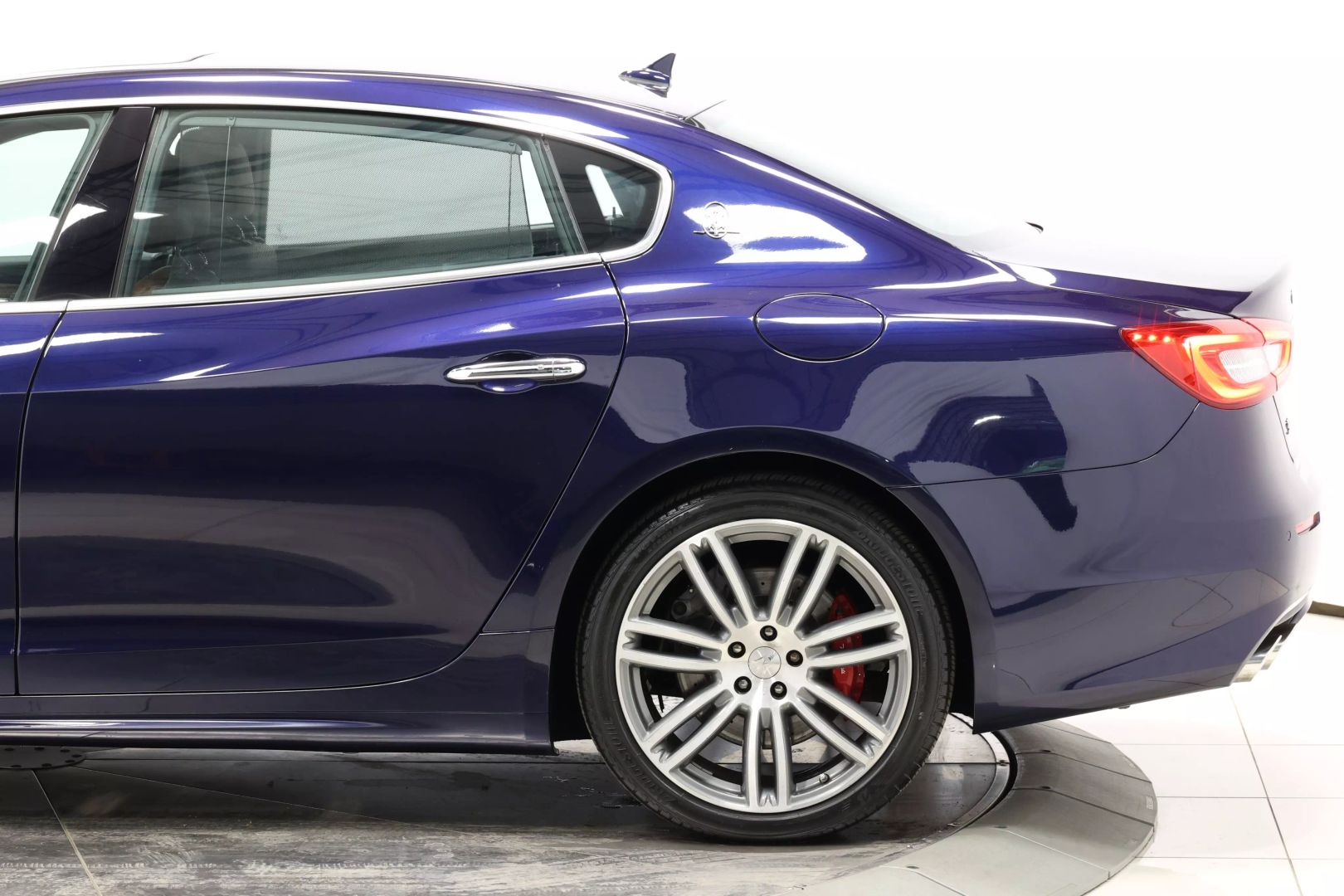 2018 Maserati Quattroporte - Image 8