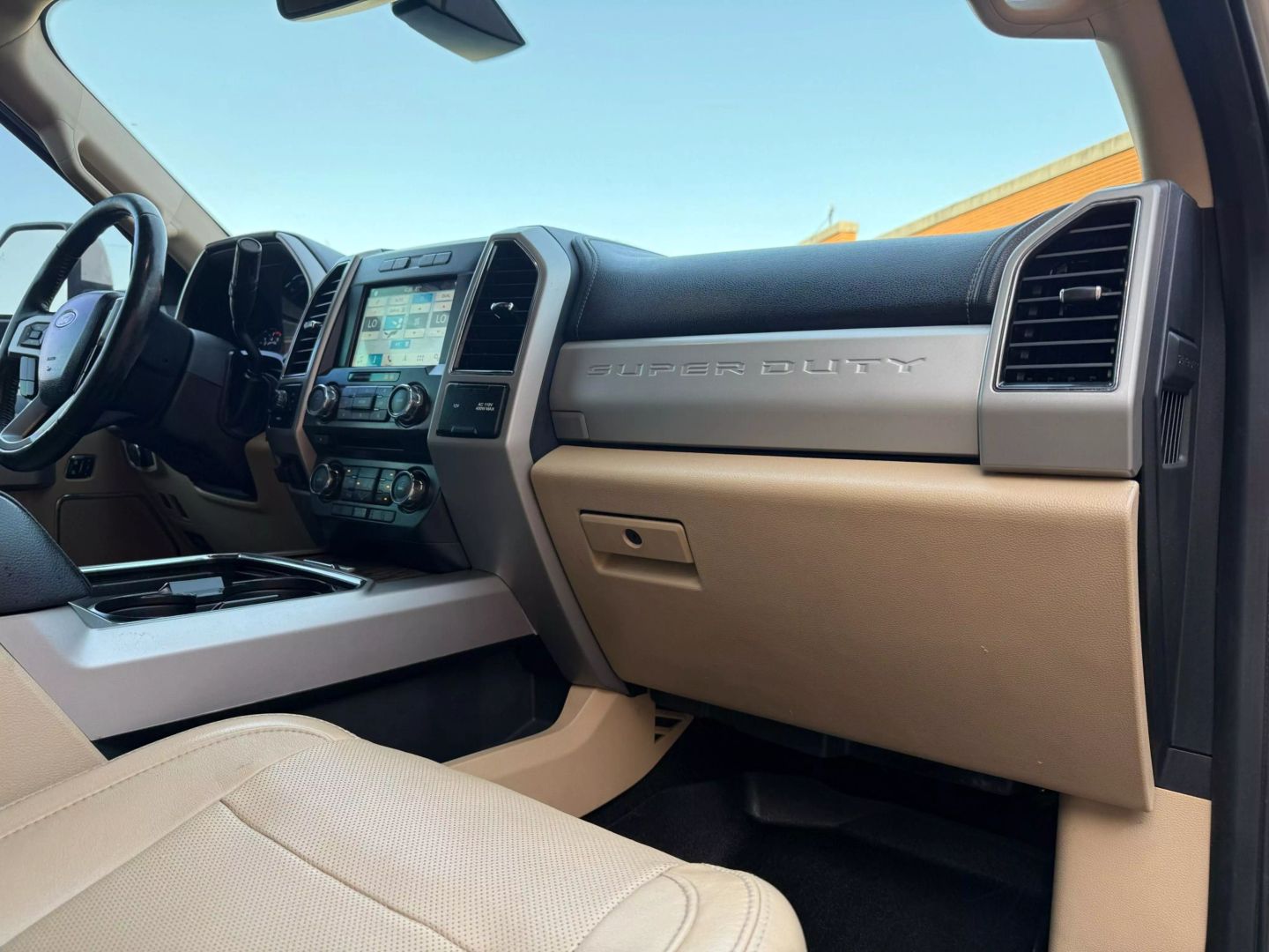 2018 Ford F250 Super Duty Crew Cab - Image 22