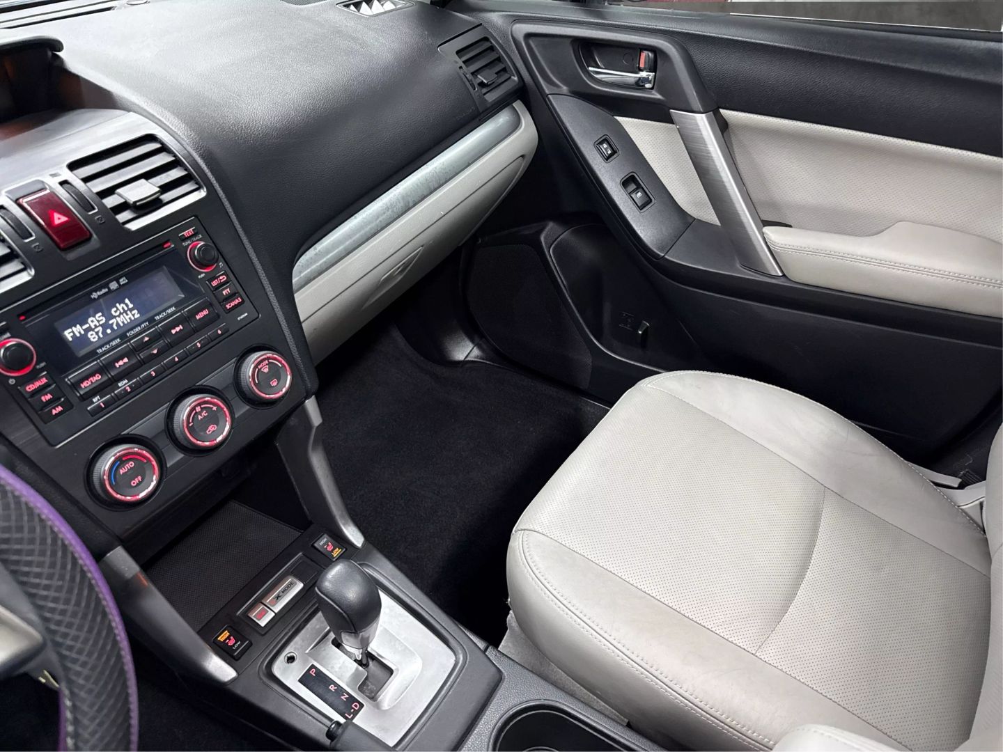 2015 Subaru Forester - Image 32
