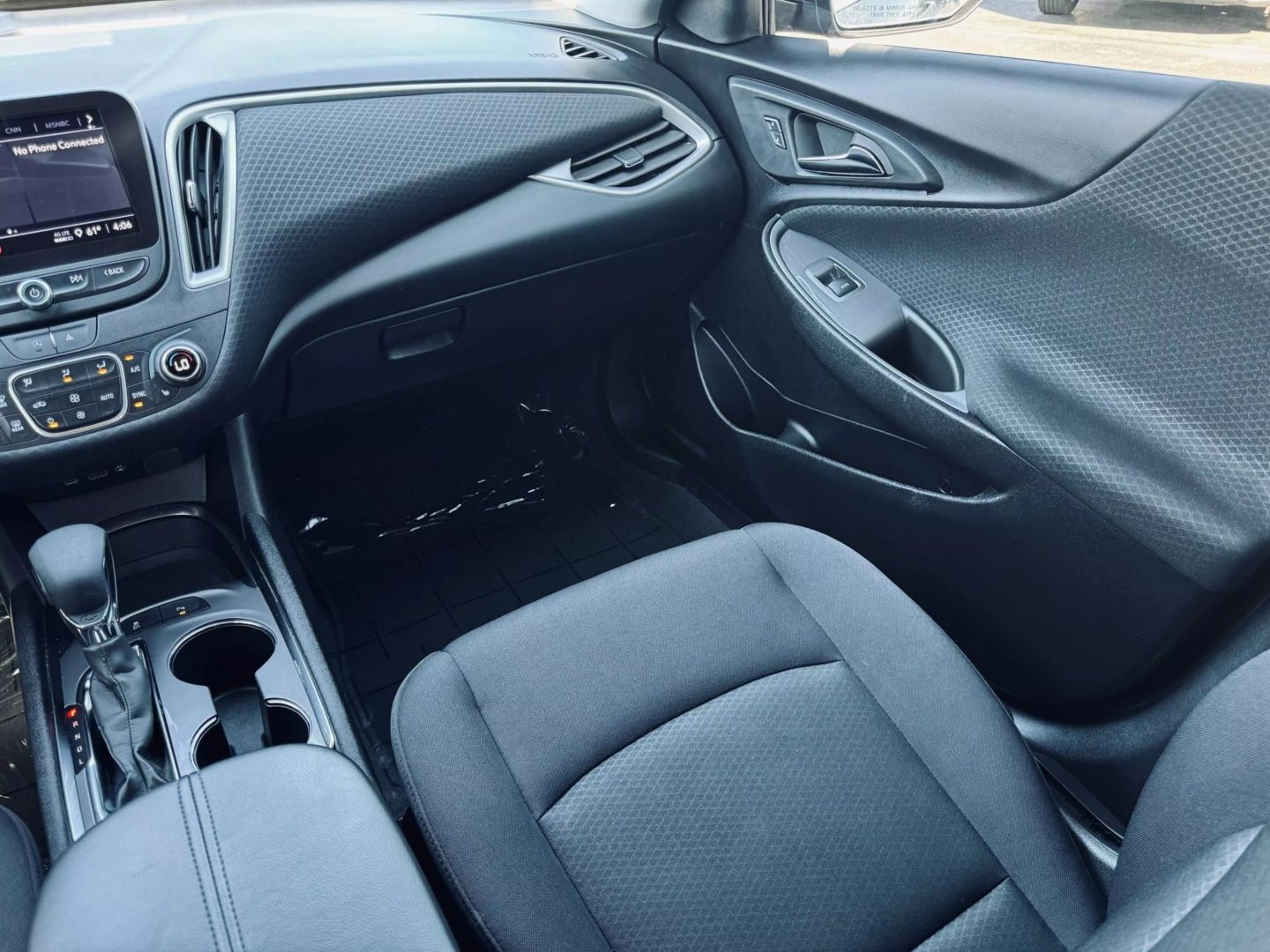 2024 Chevrolet Malibu - Image 20