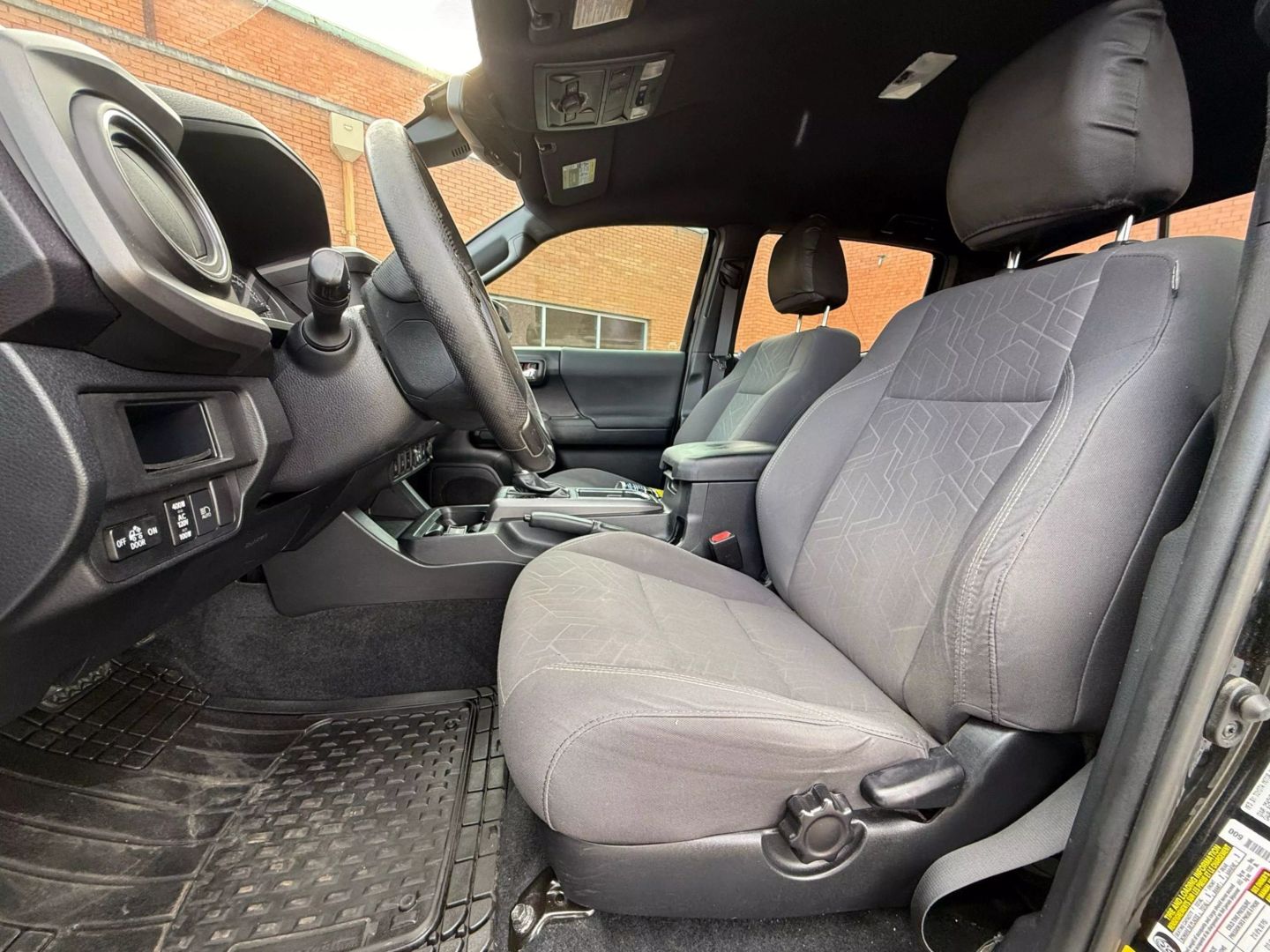 2019 Toyota Tacoma Double Cab - Image 2