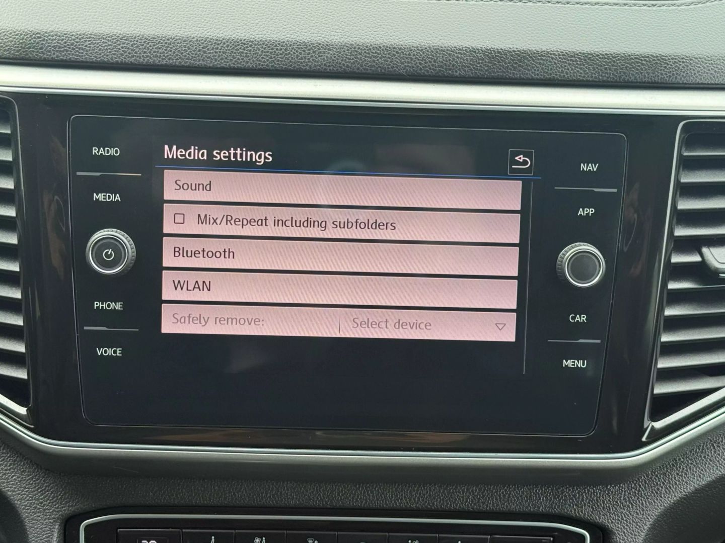 2019 Volkswagen Atlas - Image 42