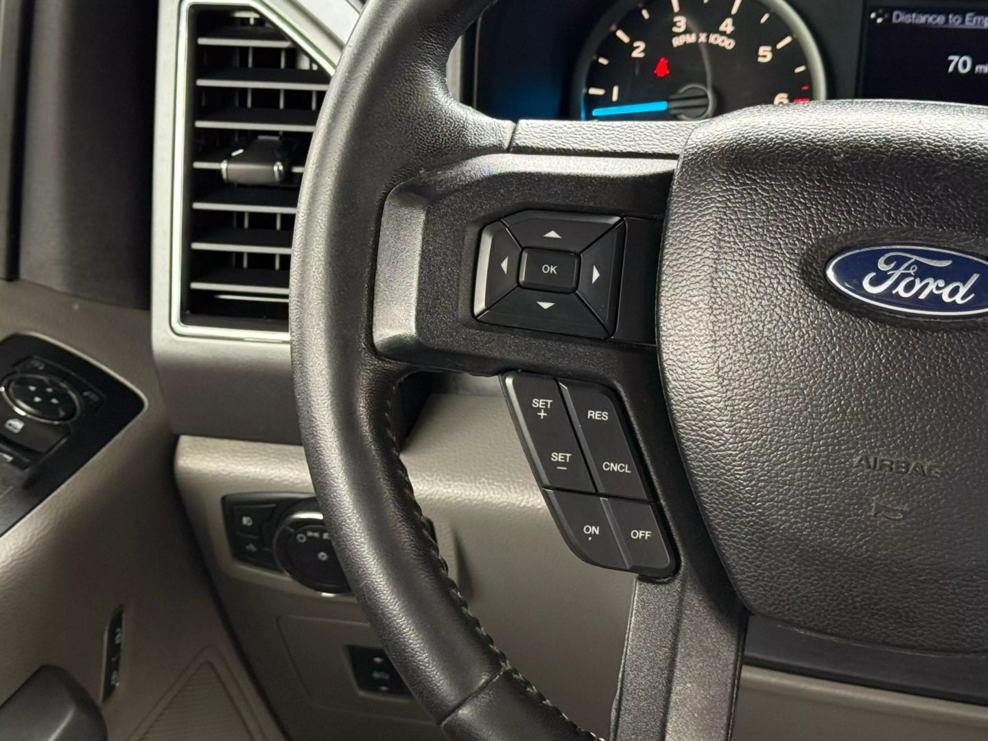 2017 Ford F150 Supercrew Cab - Image 31
