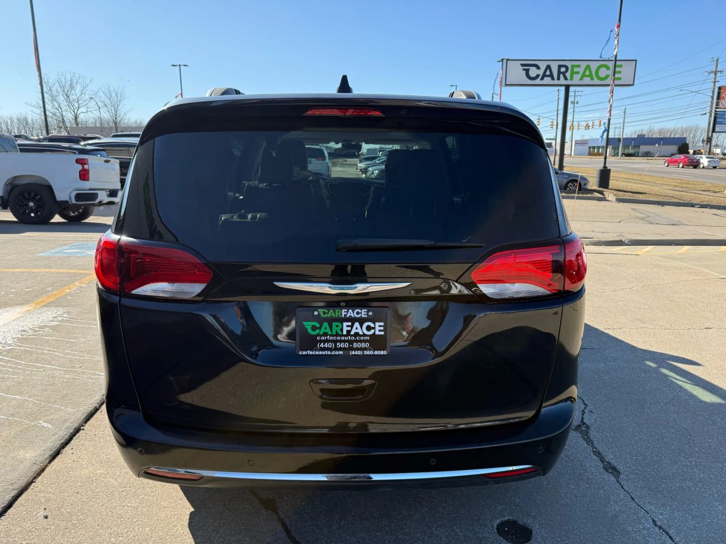 2018 Chrysler Pacifica Hybrid - Image 9