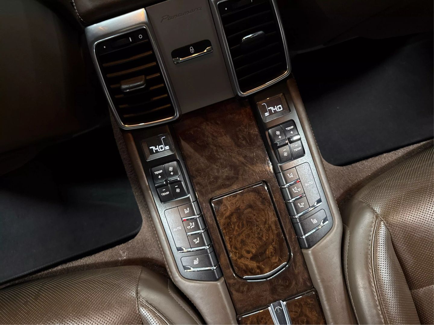 2015 Porsche Panamera - Image 35